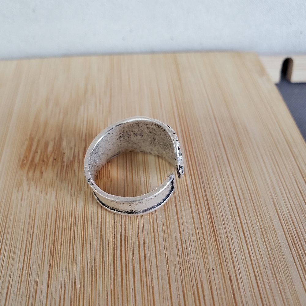 Engraved Spoon Ring - Picture 3 of 4
